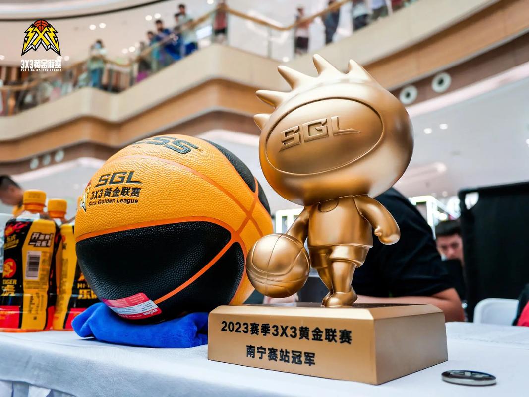 顶配与丐版冠军梦的阵容在对面