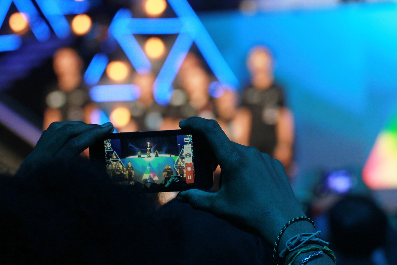 华春莹连发18组对比图，展现中国之变与世界之鉴爹我是你亲生闺女啊小说免费阅读