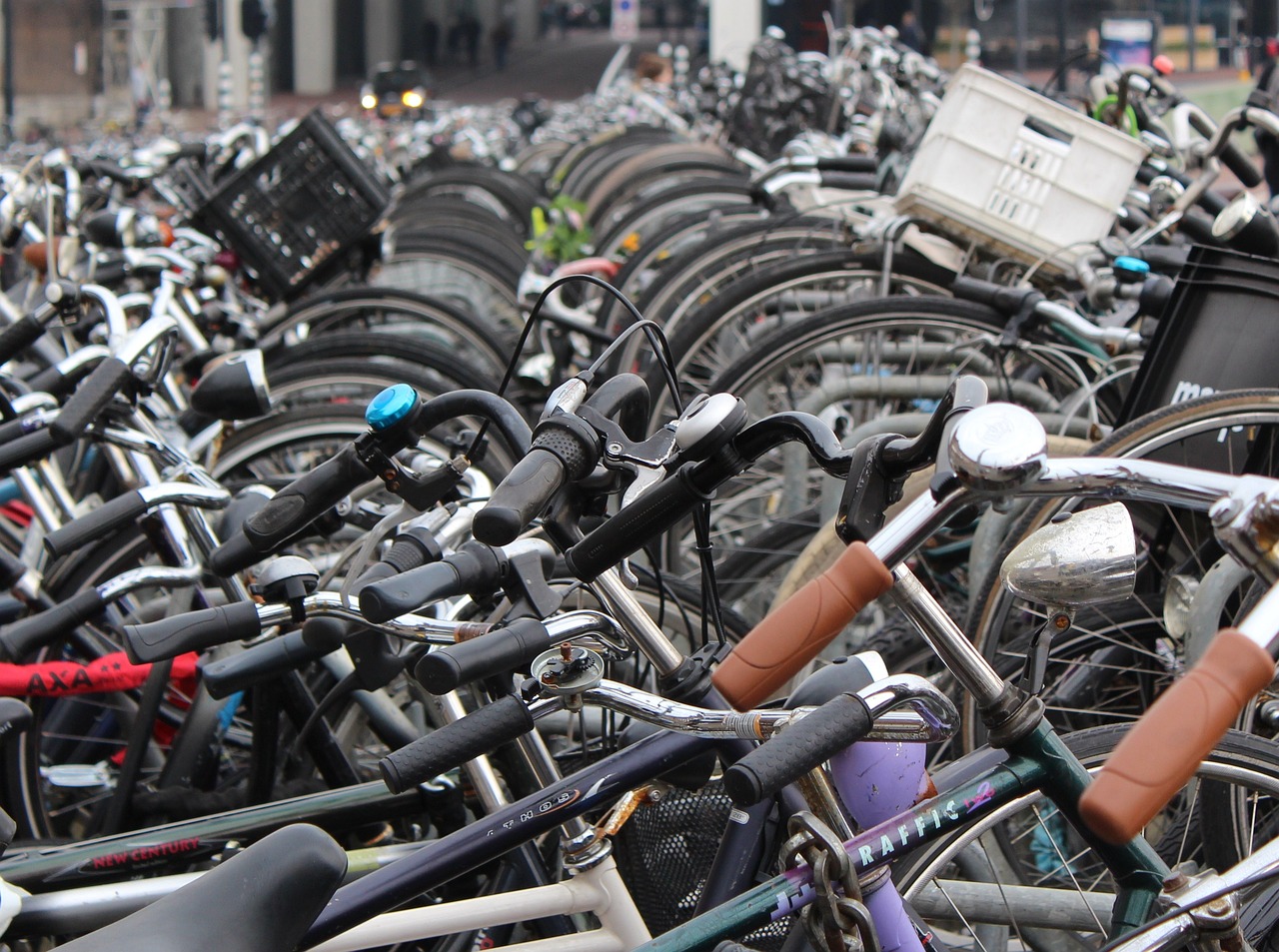 警方澄清,辅警未闯红灯,打铁骑事件纯属谣言旅游换伴交流杨兰刘丹 警方澄清,辅警未闯红灯,打铁骑事件纯属谣言旅游换伴交流杨兰刘丹
