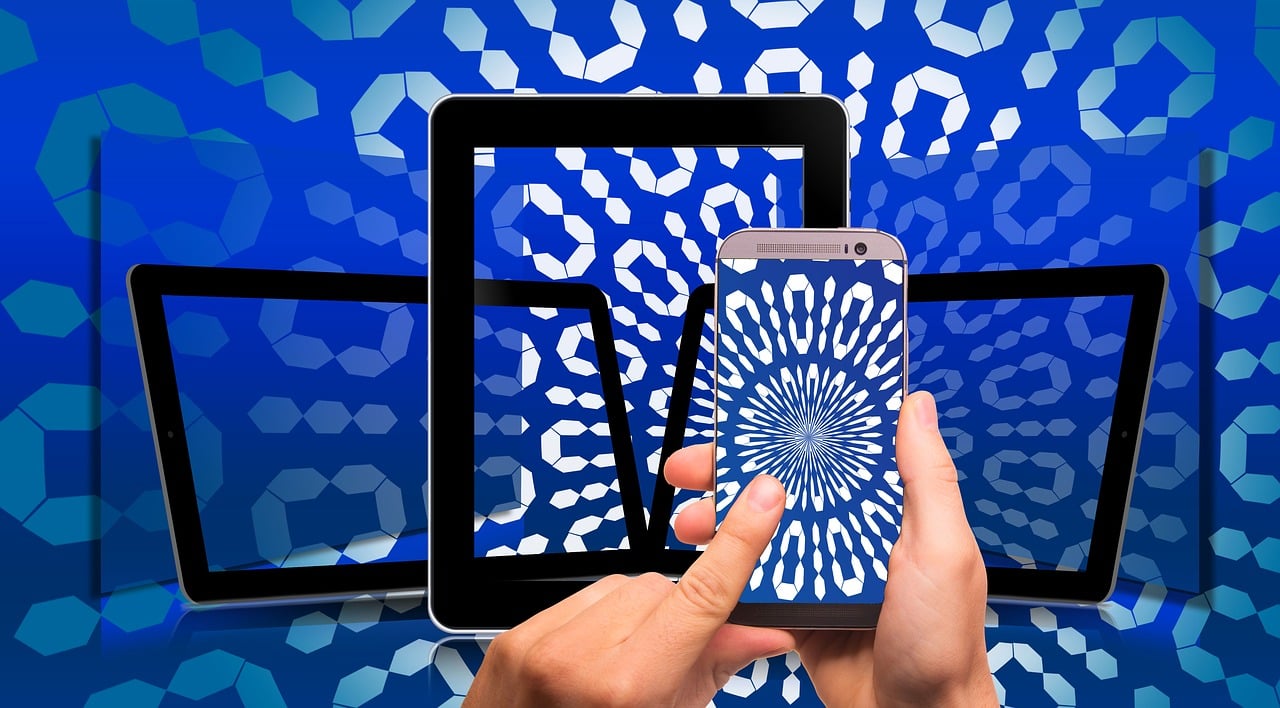 手机软件轻松上电脑，跨设备传输的魔法